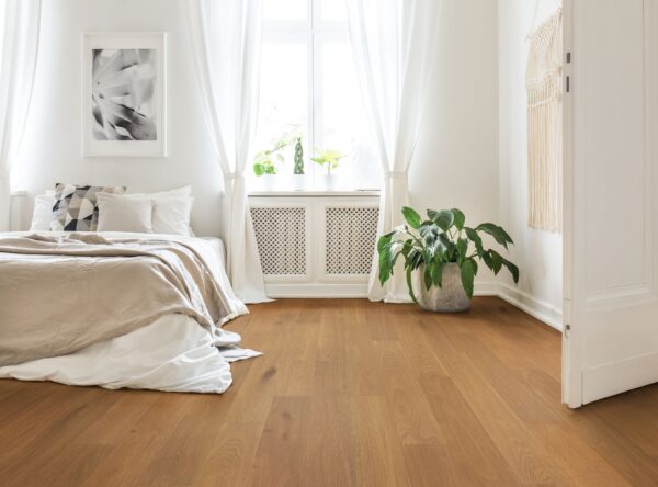 medium reddish brown oak hardwood royal lawson oak knight